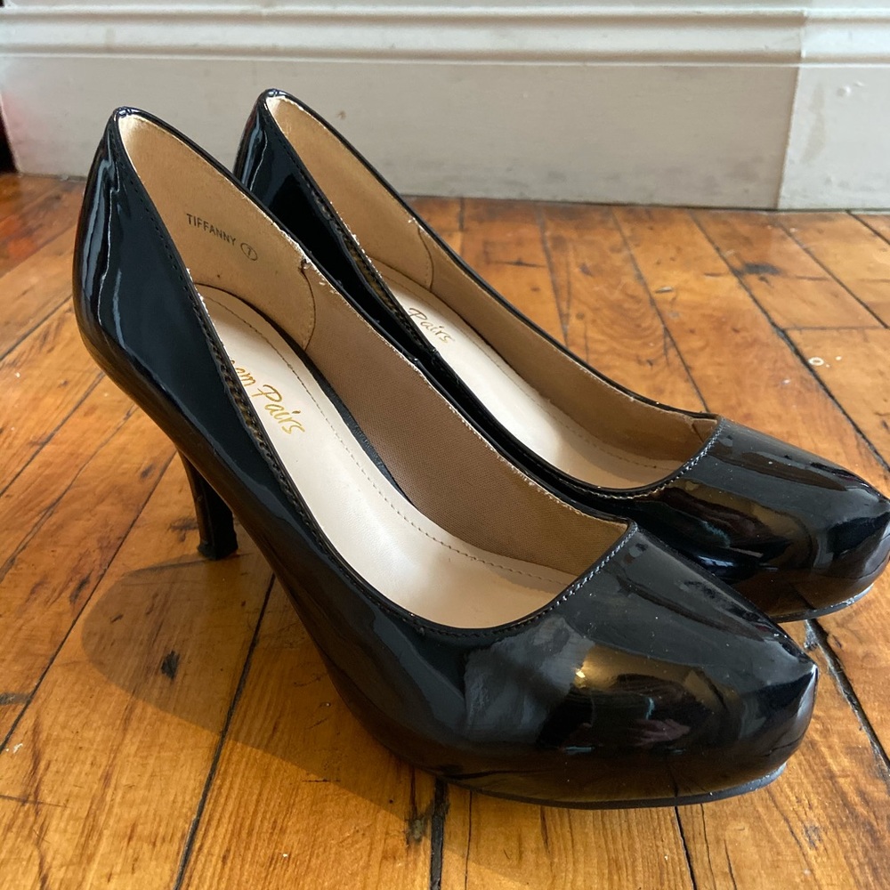 Super Cute DreamPairs Box Toe Heels